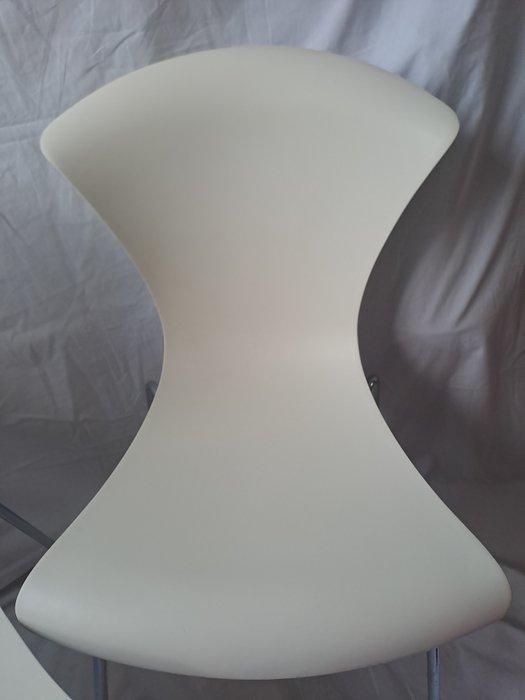 Kartell - Vico Magistretti - Stoel (2) - Nihau - chroom en, Antiek en Kunst, Antiek | Meubels | Stoelen en Sofa's
