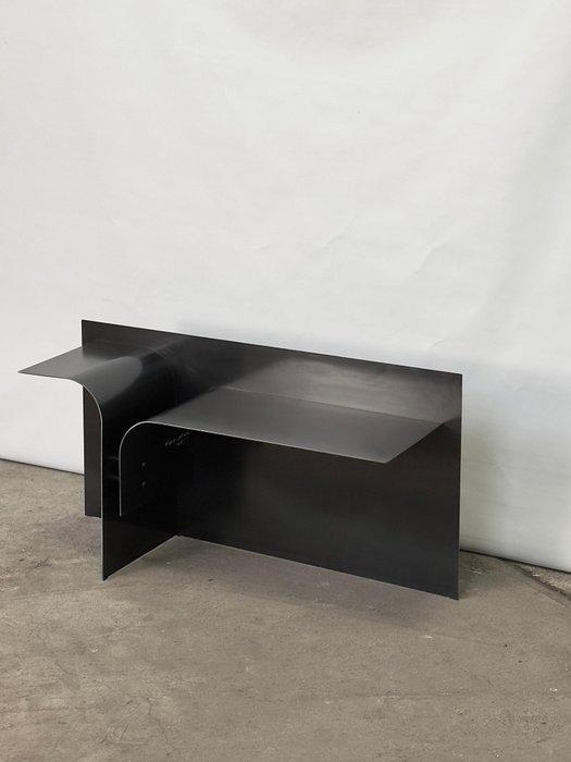 D´ARK atelier - Bijzettafel - IJzer - NEXUS, Antiek en Kunst, Kunst | Designobjecten