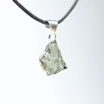 Moldaviet Hanger / nieuw - 2.38 g - (1), Verzamelen, Mineralen en Fossielen