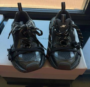 Balenciaga - 3XL - Sneakers - Taille : EU 36 - Neuf avec beschikbaar voor biedingen
