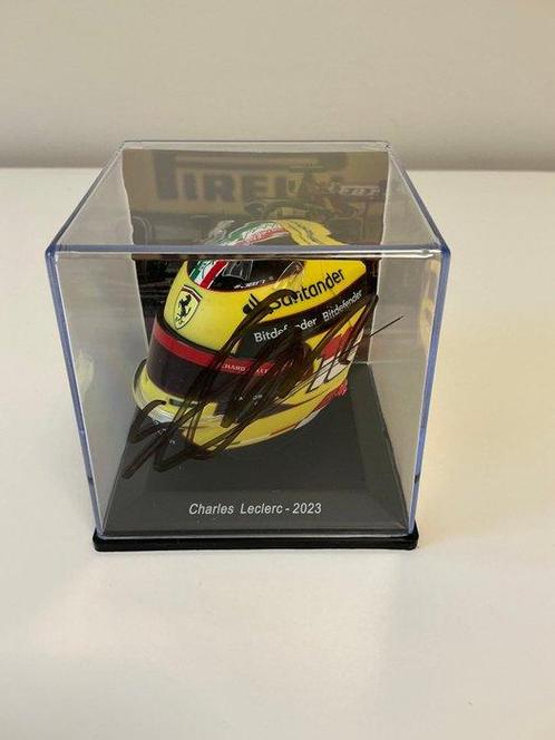 Ferrari - Charles Leclerc - 2023 - Casque à léchelle 1/5, Verzamelen, Automerken, Motoren en Formule 1