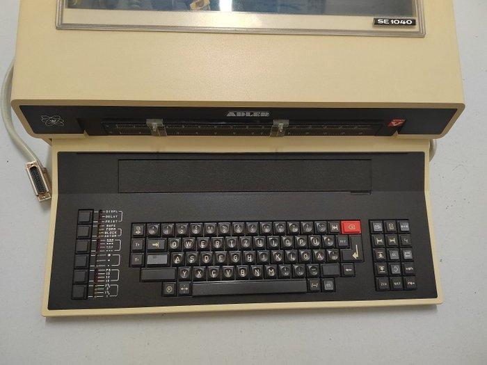 Triumph Adler SE 1040 - Computer, Games en Spelcomputers, Spelcomputers | Overige Accessoires