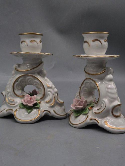 Dresden – Paar Kerzenhalter mit Rosendekor – Porzellan,, Antiek en Kunst, Antiek | Glaswerk en Kristal