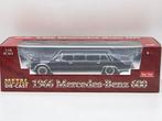 Sunstar 1:18 - Voiture miniature - 1966 Mercedes Benz 600, Nieuw