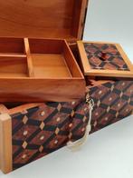 Boîte à bijoux - Boîte à bijoux en Loupe de Thuya totalement, Antiek en Kunst