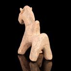 Oud-Oosterse Terracotta paard met punctaat ornament (Zonder, Antiek en Kunst