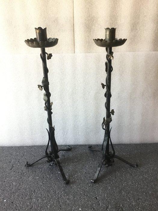 Kaarsenhouder (2) - Smeedijzer - Altaarkandelaars, Antiek en Kunst, Kunst | Niet-Westerse kunst