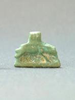 Oud-Egyptisch Faience Amulet, depicting the goddess Nut as a