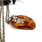 Oude hanger met natuurlijk Baltisch amber & ketting -, Verzamelen