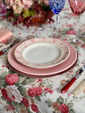 Nappe à imprimé floral de style victorien romantique pour