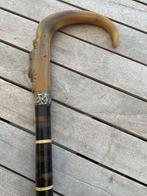 Canne de marche - Poignée en cornet et le bâton en cuir et, Antiek en Kunst