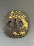 Antieke ijzeren Tsuba ingelegd met gouden karperklimwaterval, Antiek en Kunst