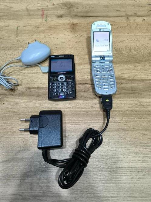 LG, Samsung - Mobiele telefoon (2), Games en Spelcomputers, Spelcomputers | Overige Accessoires