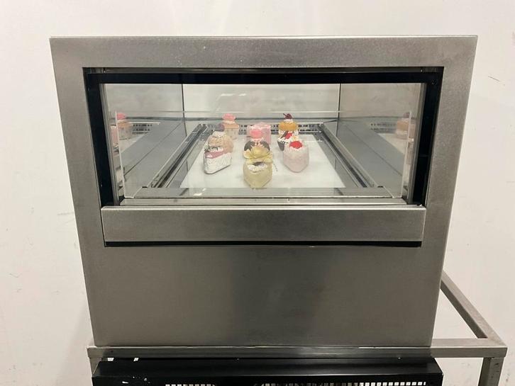 Patisserieën Gebaksvitrine mobiel gekoeld presentatie meubel, Zakelijke goederen, Horeca | Keukenapparatuur, Gebruikt, Bakkerij en Slagerij