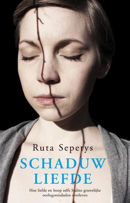 Schaduwliefde 9789048809011 Ruta Sepetys, Boeken, Kinderboeken | Jeugd | 13 jaar en ouder, Zo goed als nieuw, Verzenden