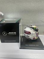 Spark 1:5 - Modelauto - Lewis Hamilton 2015 World Champion, Nieuw