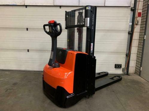 BT swe200d initiaal heffing dubbelstock, Zakelijke goederen, Machines en Bouw | Heftrucks en Intern transport, Stapelaar, Elektrisch