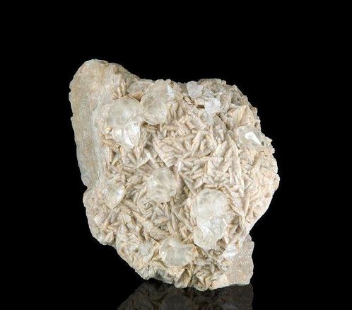 Calciet variëteit Focobonite Kristallen op matrix- 224 g -, Verzamelen, Mineralen en Fossielen