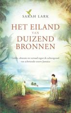 Het eiland van duizend bronnen / Cariben / 1 9789026144394, Boeken, Romans, Verzenden, Gelezen, Sarah Lark