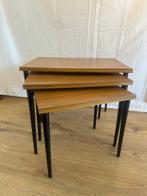 Set bijzettafels - Nesttafel - Hout, Teak, Fineer - Drie