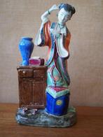 Figuur - Large Fam Rose lady figure - Porselein - China