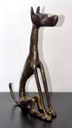 Abdoulaye Derme - sculptuur, Chien Le gardien silencieux -