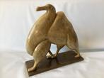 Onbekend - sculptuur, Fantasie dier met dromedaris lijf en
