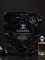 Art Stray-Nos - “ Condom XXl Chanel ... Protéger les marques