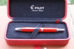 Très Rare stylo plume 18 kts PILOT CAPLESS rouge Limited, Verzamelen, Nieuw