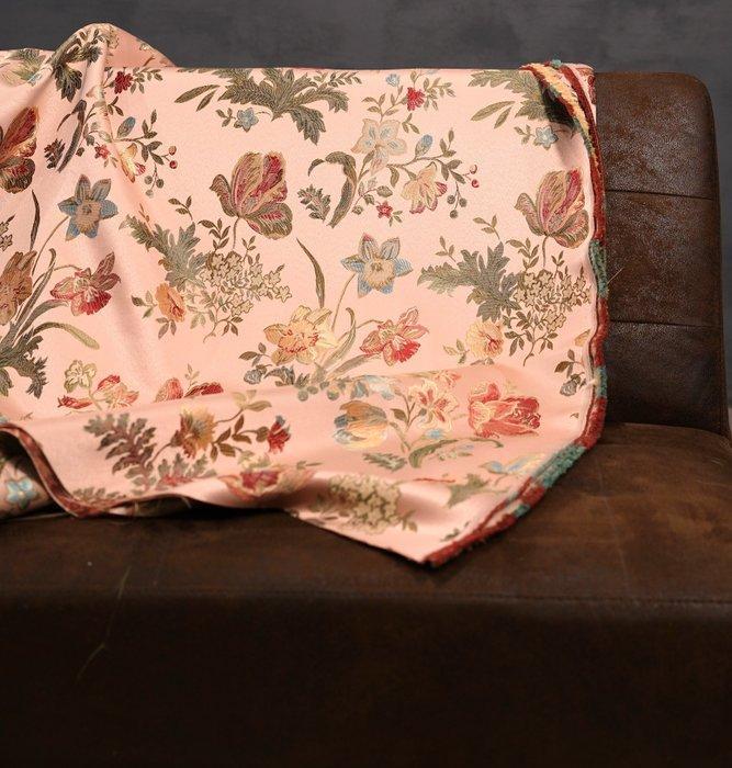 Kostbaar damastweefsel San Leucio Rosa met rijk bloemmotief., Antiek en Kunst, Antiek | Tapijten, Tafelkleden en Textiel