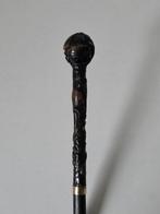 Gedetailleerde Wandelstok - Hout - Bloemreliëf, Antiek en Kunst