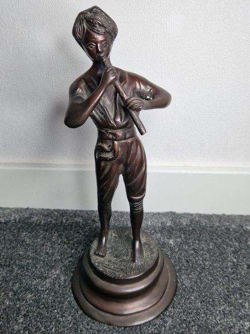Beeldje - Jongen met fluit brons beeld - Brons, Antiek en Kunst, Curiosa en Brocante