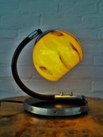 Lampe - Bauhaus - avec un abat-jour en marbre de verre