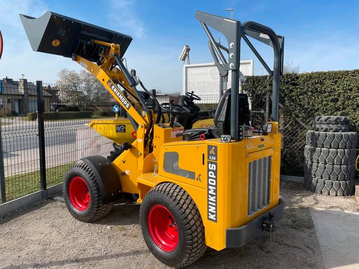 Te Koop Knikmops KM130, Zakelijke goederen, Machines en Bouw | Kranen en Graafmachines, Wiellader of Shovel