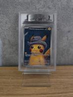 Pokémon - 1 Card Pokémon x Van Gogh Pikachu - Grey Felt Hat, Hobby en Vrije tijd, Nieuw