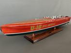 Azimut 1:6 - Tentoonstelling modelboot - Runabout Hydro U-10