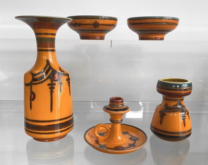 Flora Gouda Holland - Vaas (5) - Yellow - Aardewerk -, Antiek en Kunst, Antiek | Glaswerk en Kristal