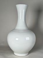 Vase - Porcelaine - Chine - Vase en forme de bégonia