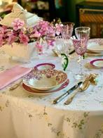 Indrukwekkend handgeborduurd tafelkleed, voor grote tafels., Antiek en Kunst