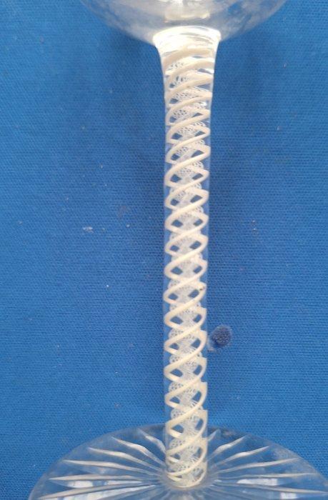 Drinkglas - slingerglas - Glas - Geslepen en gegraveerd, Antiek en Kunst, Antiek | Glaswerk en Kristal