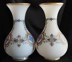 Vaas - Glas - Twee opaline vazen, Antiek en Kunst