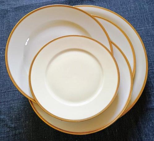 Eschenbach - Service de table pour 12 (44) - Jordonne - Or, Antiek en Kunst, Antiek | Meubels | Tafels