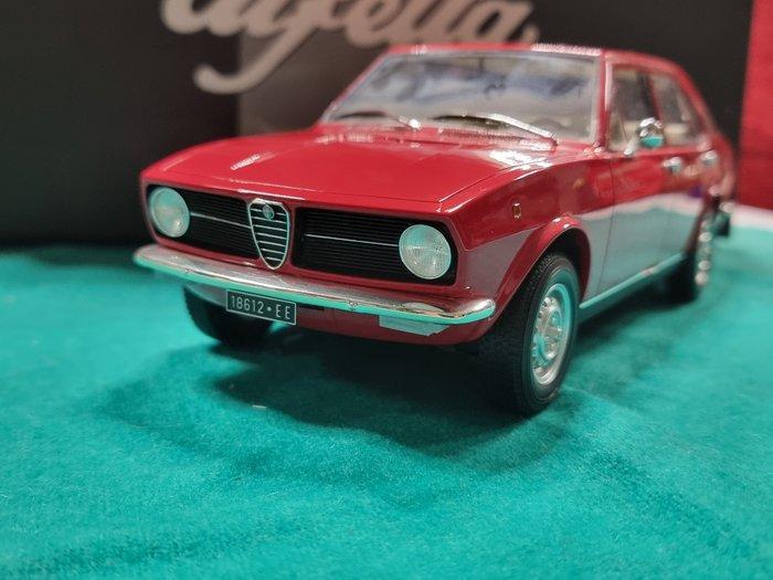 TSM Model 1:18 - Model sedan - Alfa Romeo Alfetta 1600, Hobby en Vrije tijd, Modelauto's | 1:5 tot 1:12