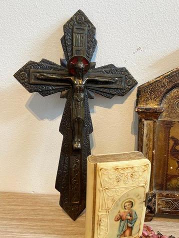 Collection de 63 objets religieux (63) - Acier, Bois,
