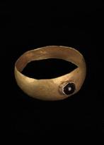 Oud-Romeins Goud Ring met granaat, Antiek en Kunst