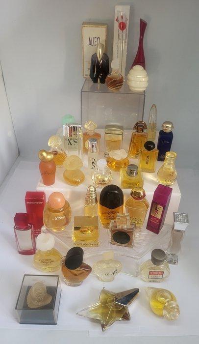 Chanel, Dior, Guerlain, Givenchy, Nina Ricci, Boucheron,, Antiek en Kunst, Antiek | Glaswerk en Kristal