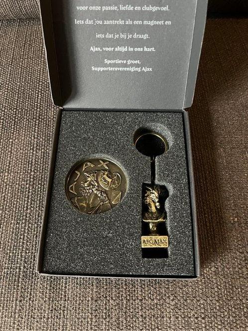 Ajax 125 jaar - sleutelhanger en magneet, Verzamelen, Overige Verzamelen