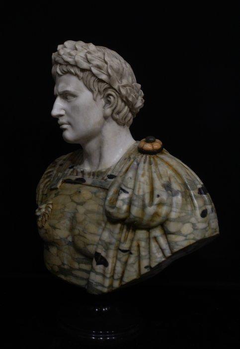 sculptuur, Scultura di Giulio Cesare in marmo pavonazzetto -, Antiek en Kunst, Antiek | Keramiek en Aardewerk