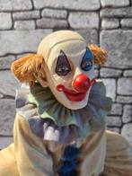 Jun Asilo - Jun Asilo - Statue, Juno Asilo Clown op bal