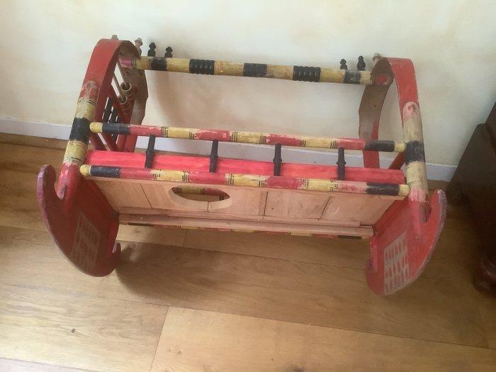 Wieg - Cedar - Handmade, Antiek en Kunst, Kunst | Niet-Westerse kunst